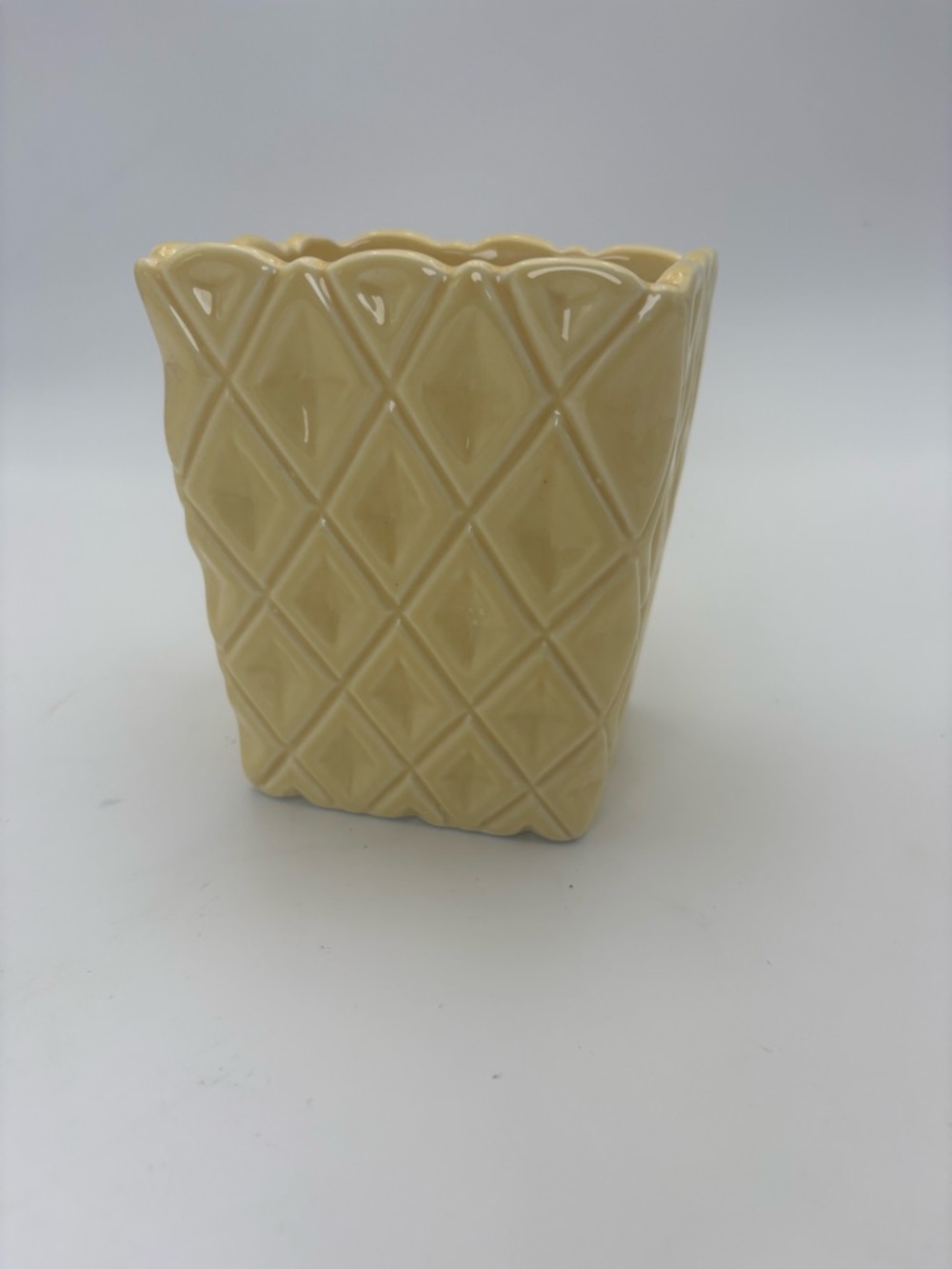 Vintage Textured Ceramic Planter in Yellow - Perfect for Spring and Summer - Picture 3 of 14